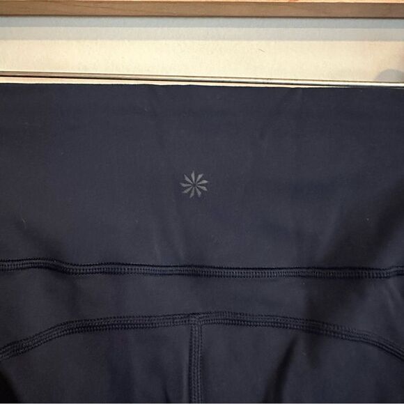 Athleta navy 7/8 side pocket leggings size medium - Picture 6 of 8